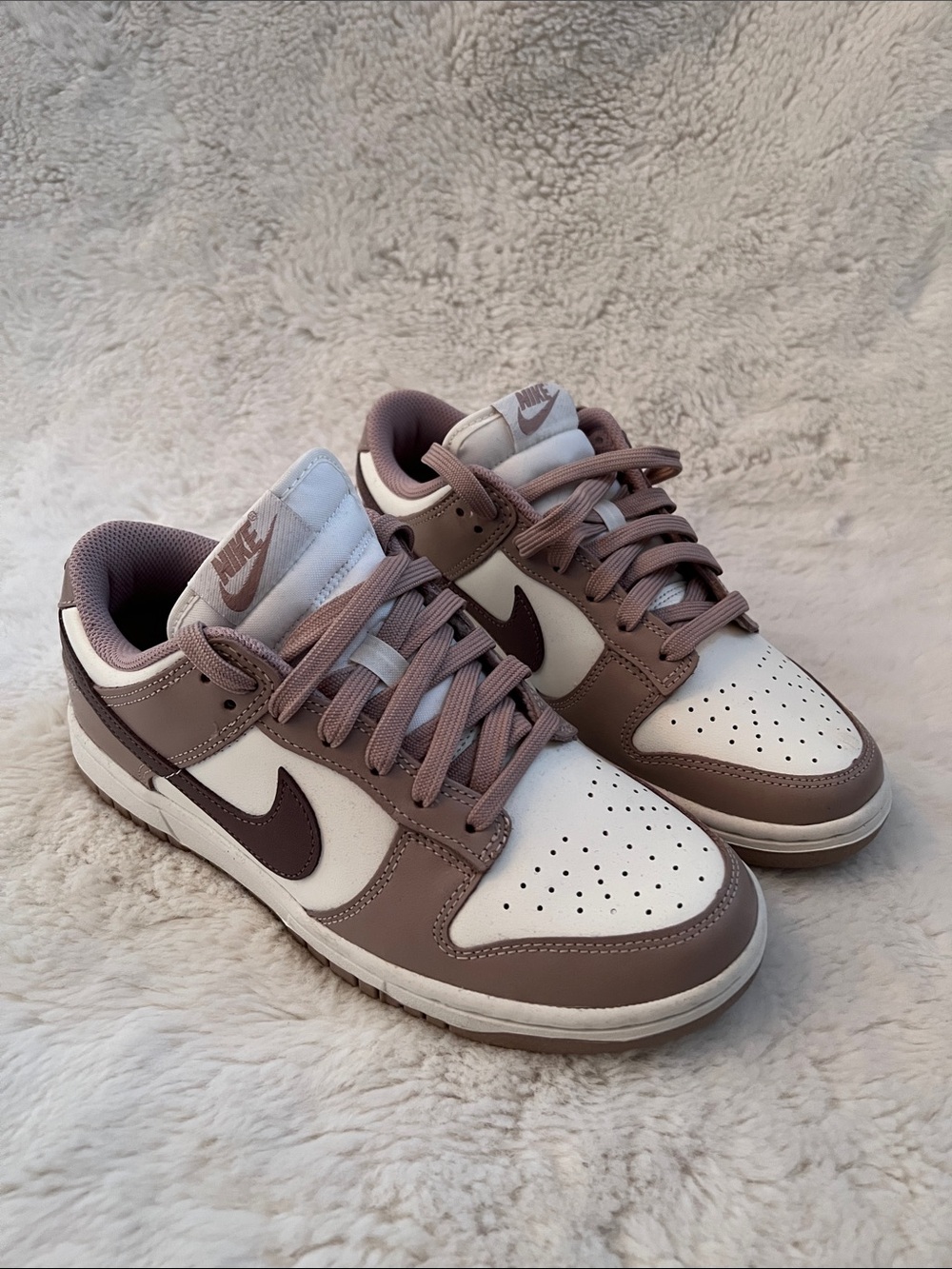 Nike Low-Top Sneakers in White and Mauve Brown